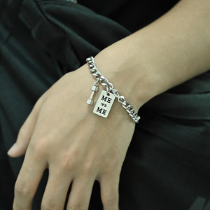 Pulsera <span class=keywords><strong>de</strong></span> corazón <span class=keywords><strong>de</strong></span> eslabones cubanos PVD <span class=keywords><strong>de</strong></span> acero inoxidable <span class=keywords><strong>de</strong></span> estilo clásico personalizado "I Miss You" pulsera <span class=keywords><strong>de</strong></span> pareja <span class=keywords><strong>de</strong></span> plata grabada - Product Image 3