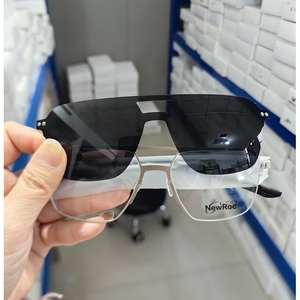 <span class=keywords><strong>Clip</strong></span> su <span class=keywords><strong>occhiali</strong></span> da sole acetato e metallo moda <span class=keywords><strong>occhiali</strong></span> da vista montature di alta qualità <span class=keywords><strong>occhiali</strong></span> da sole <span class=keywords><strong>Clip</strong></span> <span class=keywords><strong>per</strong></span> uomo e donna - Product Image 2