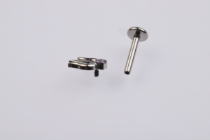 Joyería <span class=keywords><strong>de</strong></span> Titanio ASTM F136 <span class=keywords><strong>de</strong></span> Última Generación para Piercing, <span class=keywords><strong>Tridente</strong></span> <span class=keywords><strong>de</strong></span> Poseidón, Labret con Rosca Interna, Venta al por Mayor - Product Image 3