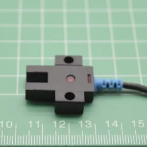 Yuva tipi fotoğraf şalteri anahtarı BL-GD-KE3-K54, u-şekilli yuva tipi fotoelektrik sensöre karşı EE-SX670/PM-K45 değiştirir