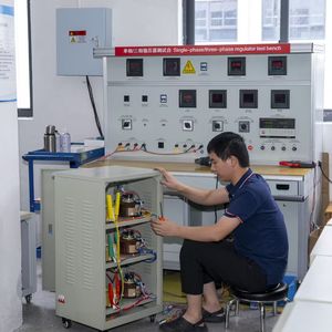 Régulateur <span class=keywords><strong>de</strong></span> tension automatique intelligent TNS 30KVA 40KVA 50KVA pour appareils électroménagers, climatiseur, réfrigérateur - Product Image 5