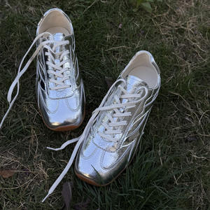 Chaussures de sport allemandes à bout fermé pour femmes, style décontracté d'été, plates, polyvalentes, à bride, légères, type ballerines - Product Image 3