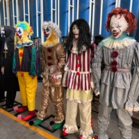 Statischer Horror-Clown Metall-Requisite Halloween-Dekorationen Geisterhaus Lebensgroßer Gruseliger Geist Freizeitpark Wasserdichte Dekoration