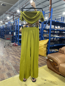 จัดส่งเร็ว CY901391 ชุดเซ็ท 2 ชิ้น เสื้อครอปและกางเกงขายาวผ่าข้าง ผ้าใส่สบาย สไตล์ลำลองสำหรับผู้หญิง ฤดูใบไม้ร่วง 2025 ขายส่ง - Product Image 2