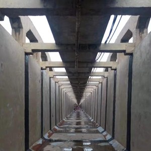 De poliurea recubrimientos en acueductos y zanjas en agua para evitar la abrasión de la erosión y fugas - Product Image 1
