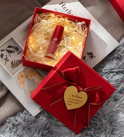 Boîte cadeau en carton avec logo personnalisé, laminage mat, gaufrage, revêtement UV - Emballage personnalisé recyclable