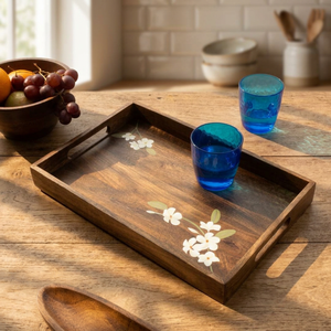 Plateau de service rectangulaire Art Déco artisanal en bois avec incrustation florale blanche pour le service du café, du thé et des collations - Product Image 2