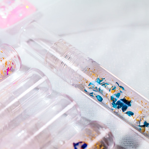 Marque privée Vente en gros Personnaliser le logo Plumper Lip Gloss Vendeur Vegan hydratant mignon rouge à lèvres - Product Image 6