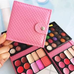 6 en 1 Palette cosmétique végétalienne haute pigmentation imperméable à l'eau fard à paupières brillant à lèvres fard à joues correcteur pour teint foncé 209 couleurs scintillantes - Product Image 1