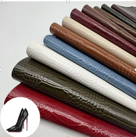 0.8MM PU crocodile Faux cuir gaufrage haute pression et finition brillante sont utilisés pour les chaussures de sac pour dames