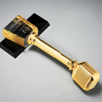 Trophée personnalisé en résine avec microphone en cristal doré pour la diffusion de contenus audiovisuels