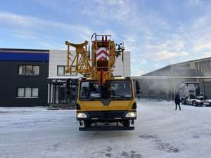 Découvrez la grue sur camion Liugong LTC250T5 de 25 tonnes, marque chinoise de premier plan, similaire à la grue iconique, en vente. - Product Image 4
