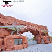 Portail d'entrée dinosaure pour parc à thème, panneau de bienvenue, sculpture de dinosaure