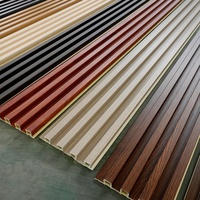 Décorations murales en bois stratifié de haute qualité, panneaux muraux rainurés WPC, panneaux muraux en PVC pour la décoration intérieure