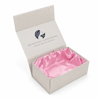Boîte rigide magnétique en papier blanc spécial, une seule pièce, avec logo imprimé UV, rembourrage intérieur en satin pour l'emballage de lingerie de mariée