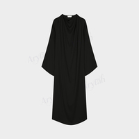 Robe musulmane pour femmes en satin noir jet personnalisée, fabriquée en usine, avec cape drapée et col haut, abaya, vêtements islamiques pour femmes, modeste