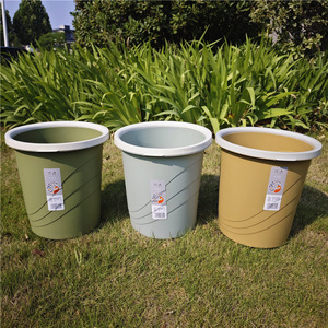Cubo de Basura de Plástico de 8L, Cilíndrico, con Tapa Abierta, para Interiores y Exteriores - Product Image 3