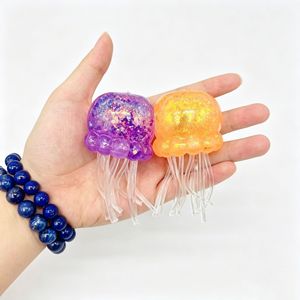 Nuevo Juguete Sensorial Antiestrés de Medusa, Decoración Festiva, Cambia de Color con la Temperatura, Alivio de la Ansiedad, Cubo Mágico Retorcido - Product Image 4