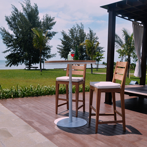 El juego de mesa de bar Cattalina combina madera de teca moderna y hierro resistente, perfecto para la elegancia al aire libre en casas, villas y resorts. - Product Image 4