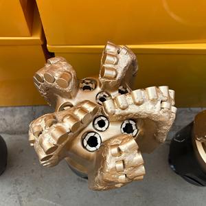 لقمة حفر PDC مقاس 5 1/4 بوصة (5 1/2 بوصة) 133-139 مم، لقمة ماسية بثلاث شفرات وأربعة أجنحة - Product Image 2