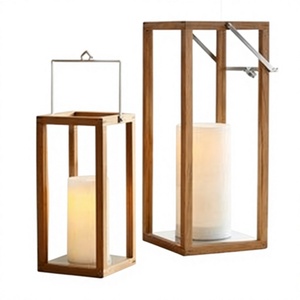 Lanterne porte-bougie en bois faite à la main avec panneaux en verre et impression personnalisable pour la décoration intérieure - Product Image 1