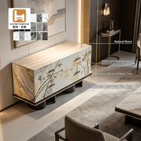 Mueble para TV de Mármol con Motivo de Bambú y Detalles Dorados, Centro de Entretenimiento Moderno de Perfil Bajo para Sala de Estar