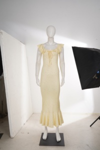 Robe longue d'été élégante jaune à imprimé floral et col à volants pour femme, coupe ajustée sirène sans manches, idéale pour les vacances - Product Image 6