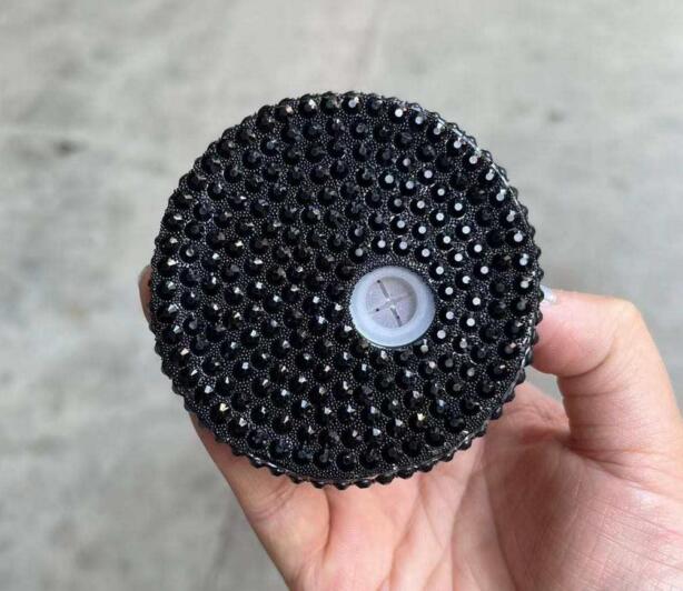 Couvercle bling-noir