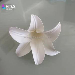 Tête de lys en tissu artificiel, élégante décoration suspendue pour mariage et hôtel, couleur et taille personnalisées - Product Image 3