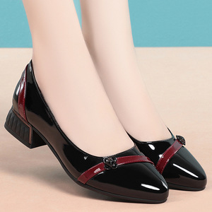 Xuanhui Nuove <span class=keywords><strong>Scarpe</strong></span> <span class=keywords><strong>Eleganti</strong></span> con Tacco Basso 3cm, Tacco a Blocco Stabile, <span class=keywords><strong>Scarpe</strong></span> da Ufficio <span class=keywords><strong>Bianche</strong></span> e Rosso Vino Bicolore, Comode per Camminare - Product Image 4