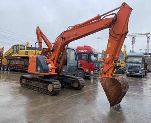 Vente flash : Excavatrice sur chenilles Hitachi ZX135US zx135 de 14 tonnes, modèle 2022, 90% NEUF, d'occasion avec moteur, pompe et équipement pour rapport - Product Image 3