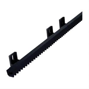 Estante de nailon negro estándar personalizado profesional con 6 orejetas 4 orejetas para puerta corredera de mecanizado CNC Operar cremallera de engranajes - Product Image 3