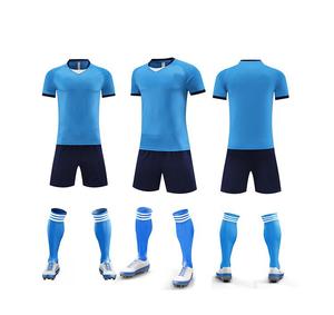 Maillots de football personnalisés en polyester, impression numérique, vêtements de sport respirants pour enfants, style rétro pour l'été et l'automne, service OEM - Product Image 3