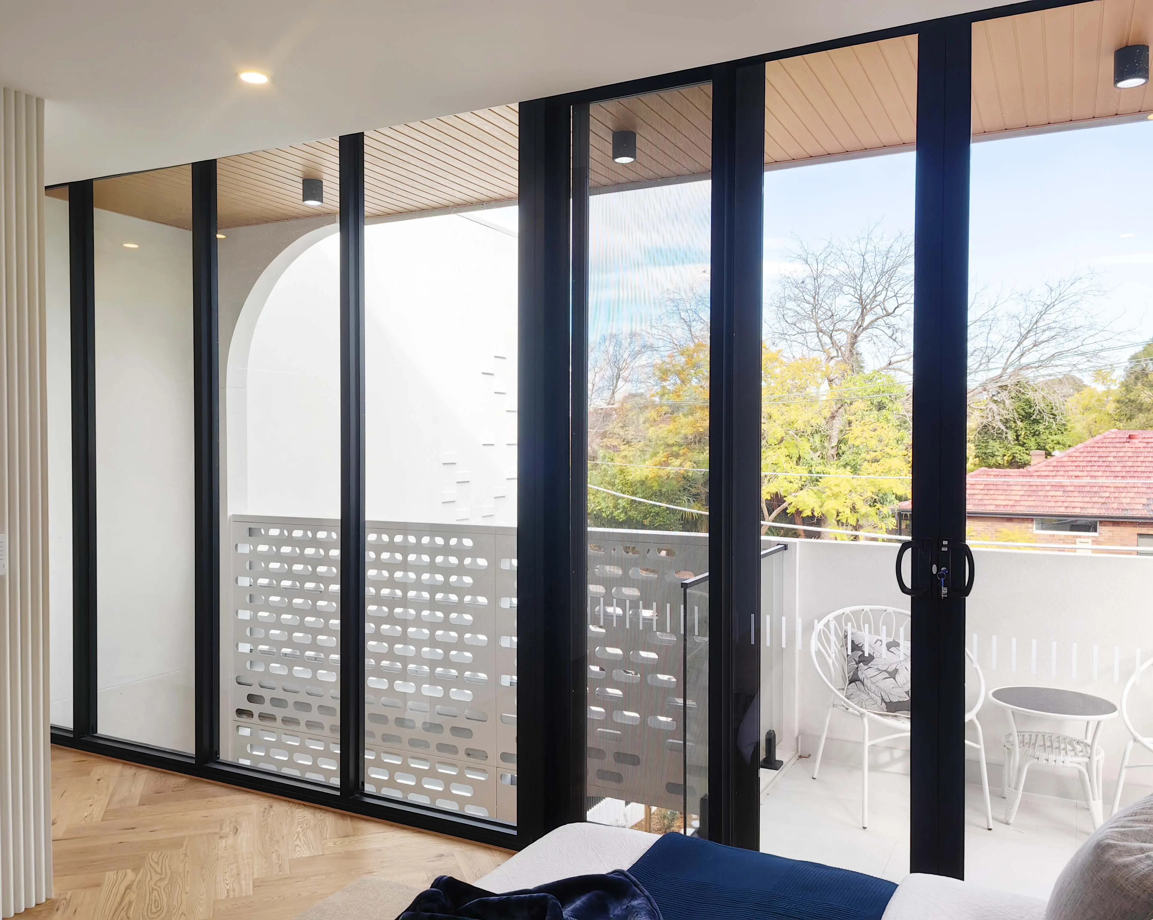 Villas Designs House Porte patio battante en aluminium de luxe Portes coulissantes empilables Porte coulissante en verre aux normes australiennes avec moustiquaire