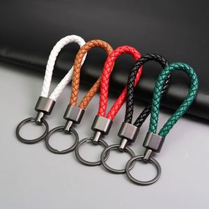 Llavero Giratorio de 360 Grados con Cuerda Trenzada y Colgante de Cuero PU para Hombre y Mujer - Product Image 1
