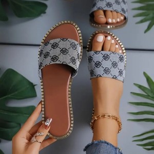 <span class=keywords><strong>Sandali</strong></span> Estivi 2026 da <span class=keywords><strong>Donna</strong></span> Europei e Americani, Nuova Tendenza Moda Transfrontaliera, Ciabatte da Spiaggia Piatte <span class=keywords><strong>Taglie</strong></span> <span class=keywords><strong>Grandi</strong></span> - Product Image 2