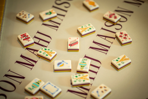 Mahjong de Lujo Tallado a Mano, 3 Capas de Acrílico, 160 Piezas, Rosa, Azul Perla, Regalo Personalizado - Product Image 4