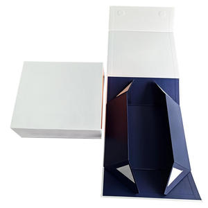 Boîte pliable en matériaux recyclés avec fermeture magnétique, finition brillante mate, revêtement UV, gaufrage, pour chaussures femme, cadeau - Product Image 1
