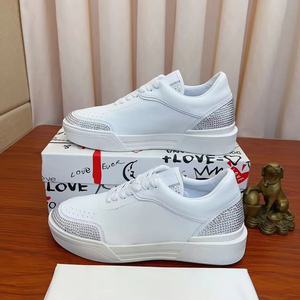 Nuevos zapatos de lujo de diseñador: zapatillas de plataforma blancas con diamantes para hombre, zapatos de skate estilo walking para mujer - Product Image 1