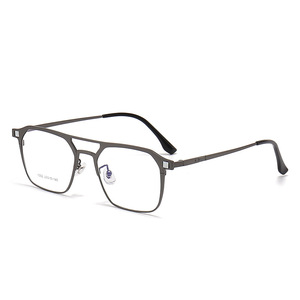 Gafas <span class=keywords><strong>de</strong></span> <span class=keywords><strong>Sol</strong></span> <span class=keywords><strong>de</strong></span> moda 3 en 1 Marcos <span class=keywords><strong>de</strong></span> anteojos magnéticos Gafas <span class=keywords><strong>de</strong></span> visión nocturna intercambiables Clip polarizado <span class=keywords><strong>de</strong></span> metal en gafas <span class=keywords><strong>de</strong></span> <span class=keywords><strong>sol</strong></span> - Product Image 3