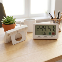 Jam Alarm Digital LCD Elektronik Plastik dengan Pengukur Suhu dan Kelembapan, Fitur Snooze, Senyap, Magnetik, dan Baterai, untuk Rumah dan Kamar Tidur