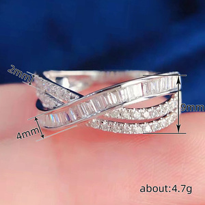 Anello con Design a Croce, Stile Minimalista, Anello per Dito Indice da Donna - Product Image 4