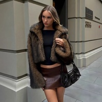 En stock, Vente en gros transfrontalière, Manteau court tendance en fausse fourrure de renard, marron et noir teint, écologique, coupe slim, style vintage, Automne Hiver