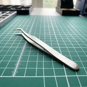 Pince à épiler de précision ASAP à pointe étroite en acier inoxydable, pointe lisse, courbure à 45 degrés, prise parfaite, application de cils de 10 mm - Product Image 2