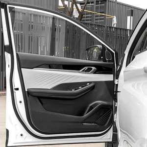 SUV essence 5 places d'occasion avec fonctionnalités high-tech fabriqué par Geely - Product Image 3