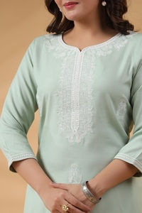 Chemisiers pour femmes Chikan brodés les plus récents Chemises d'été à boutons décorés Chi Robes sans mousseline de soie Pantalon Dupatta Vente en ligne - Product Image 6