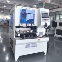 Machine de gravure et de fraisage CNC à alimentation automatique pour le travail du bois, avec moteur de broche 7,5 kW, fournie directement par l'usine