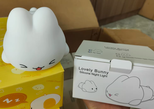 Lámpara Nocturna de Silicona con Forma de Conejo, Pequeña, Divertida y Única, con Luz Blanca Cálida + Luces de Colores para Niños, Bebés, Dormitorio, Recargable por USB - Product Image 6