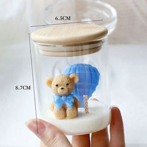 Vela artística con diseño de oso en frasco de vidrio con tapa de bambú, vela perfumada hecha a mano con cera de soja, decoración para el hogar - Product Image 3