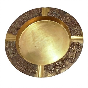 จานรองอาหารทรงกลมลายวินเทจ Amson Brass AG-22044 ทาสีด้วยมือ เป็นมิตรกับสิ่งแวดล้อม ใช้กับเครื่องล้างจานได้ สีทอง - Product Image 1